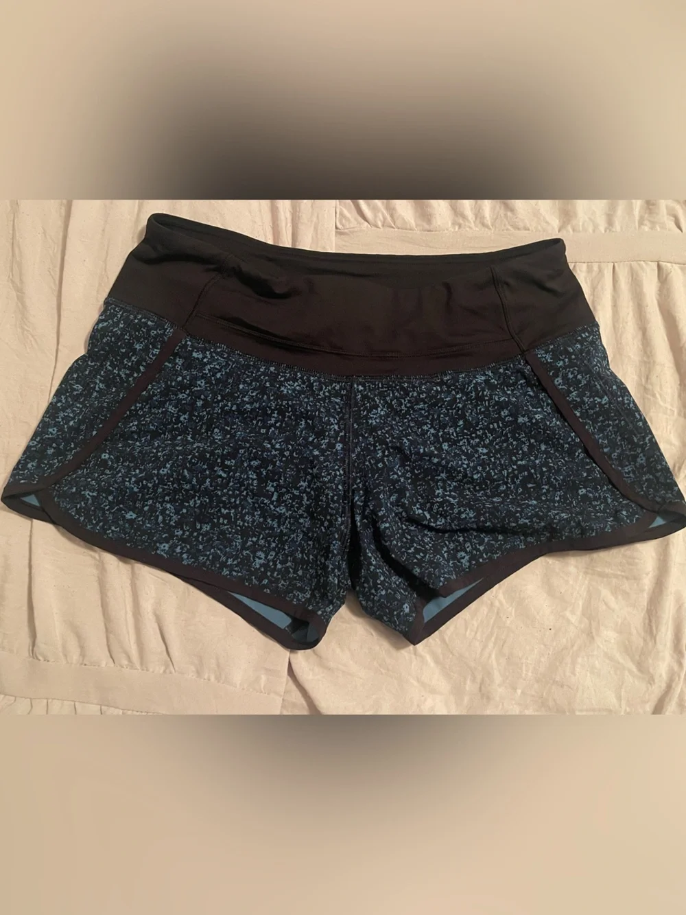 Lululemon Run Times Shorts Daisy Dust Blue Black Speckled 4” Size 4